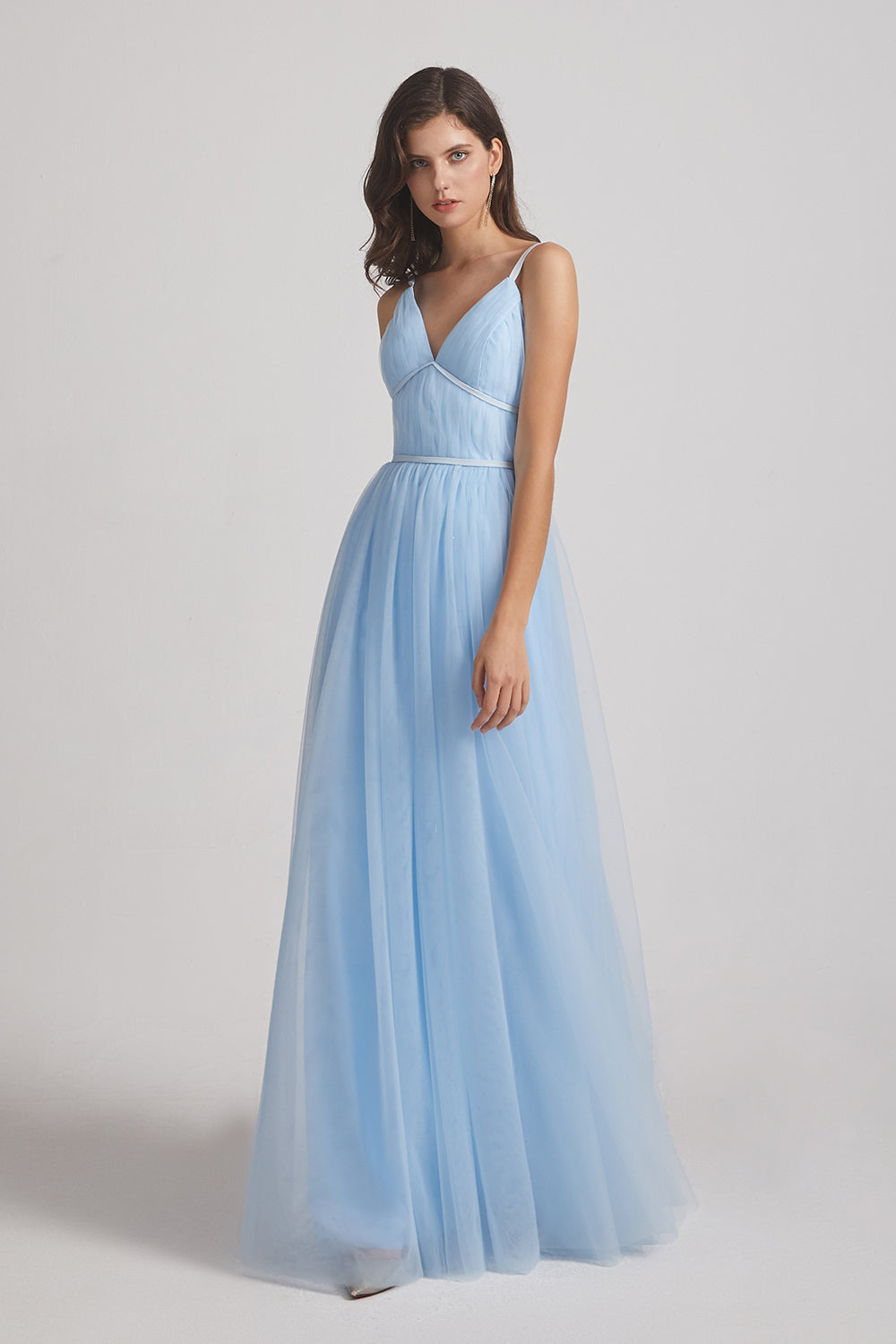 blue sleeveless tulle bridesmaid gown