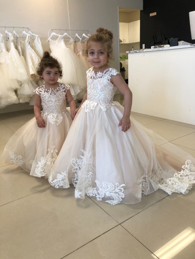 Ivory Ball Gown Chapel Train Sleeveless V-Back Flower Girl Dress