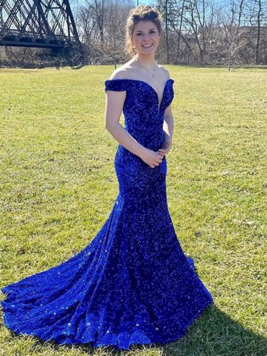 Royal Blue Sheath Off the Shoulder Sleeveless Long Sweep Train Velvet Sequin Prom Dress
